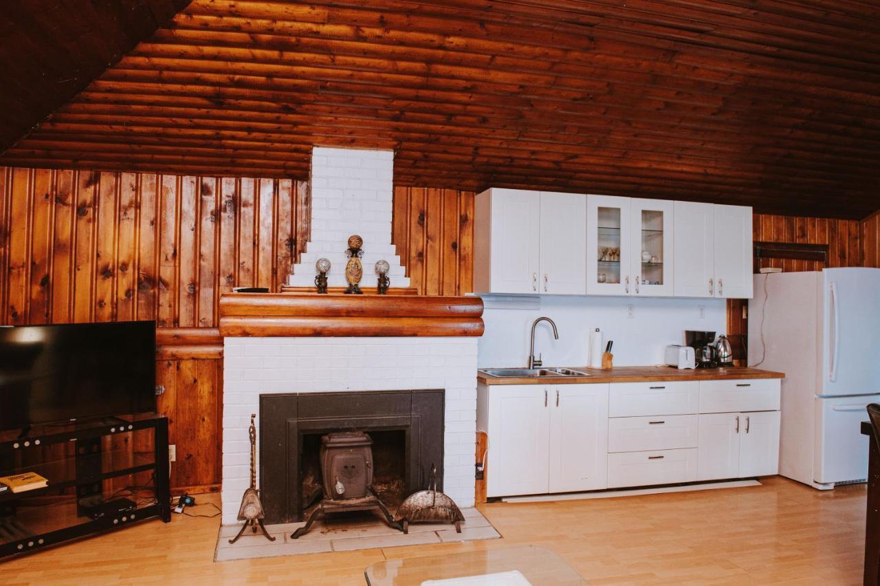 Lang Lake Resort Espanola 외부 사진