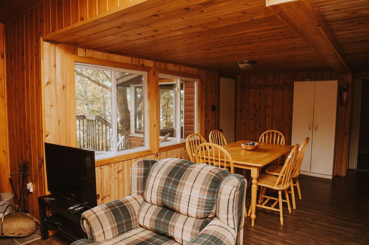 Lang Lake Resort Espanola 외부 사진