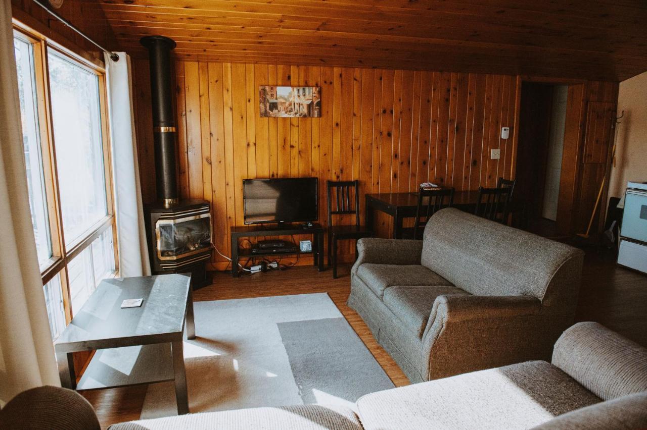 Lang Lake Resort Espanola 외부 사진