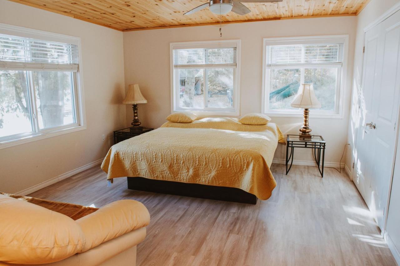 Lang Lake Resort Espanola 외부 사진