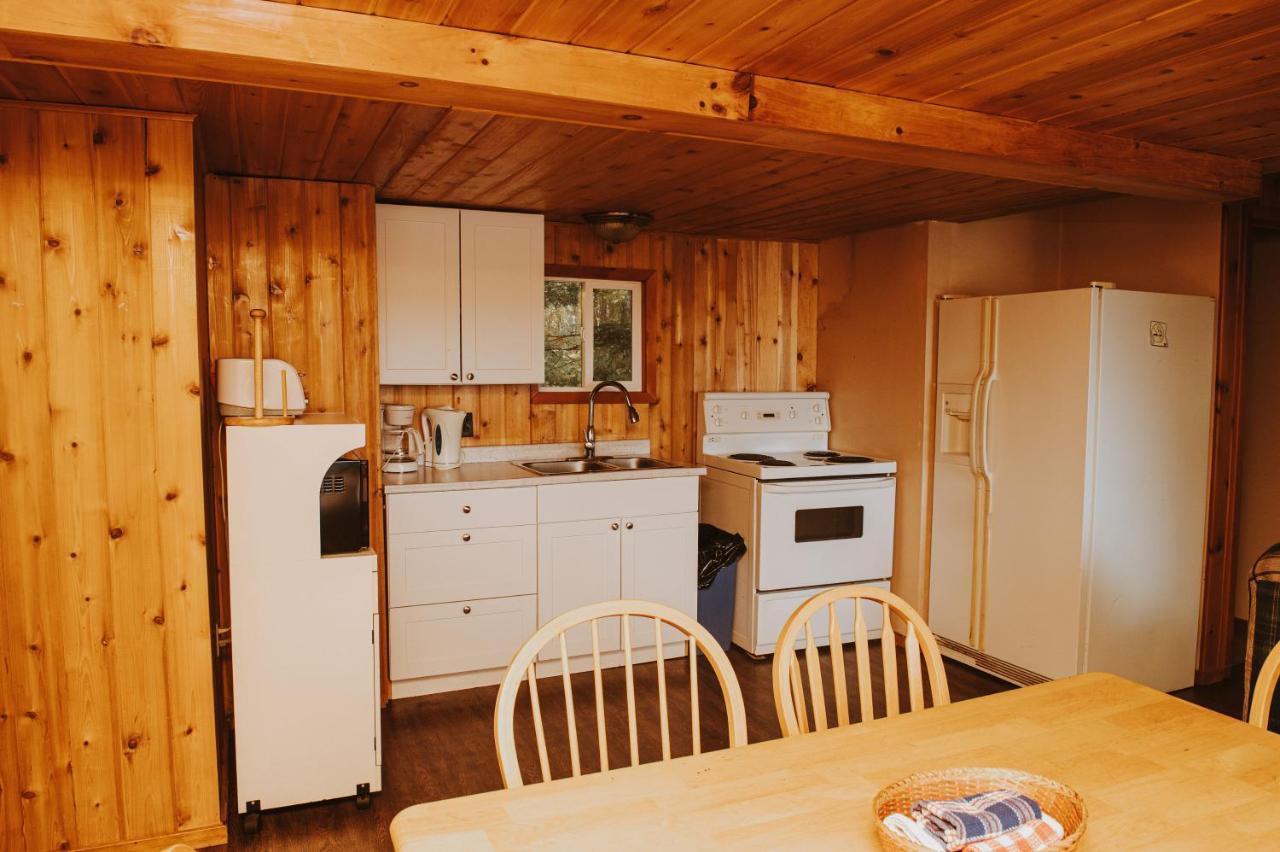 Lang Lake Resort Espanola 외부 사진