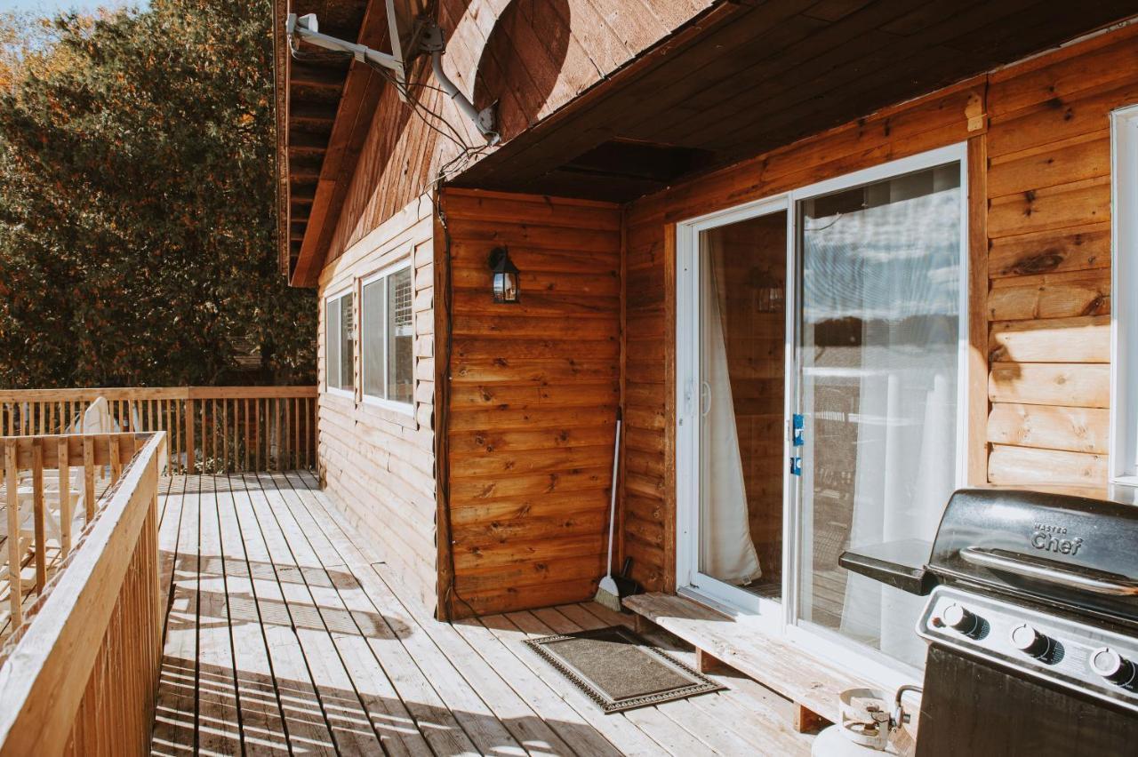 Lang Lake Resort Espanola 외부 사진