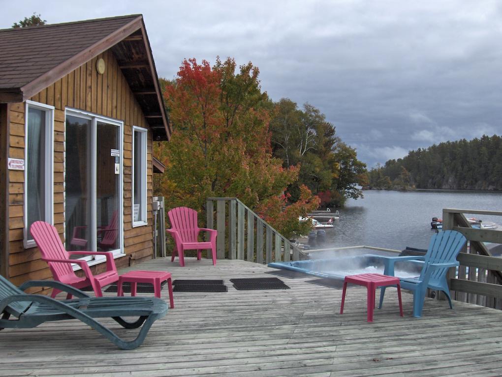 Lang Lake Resort Espanola 외부 사진